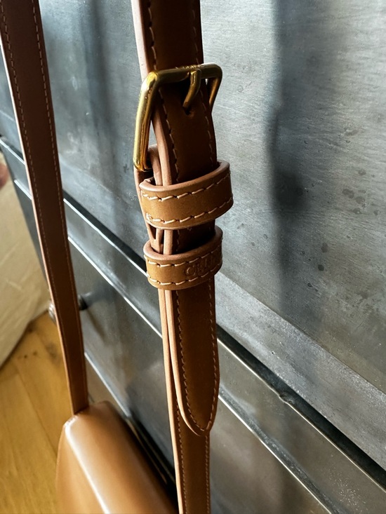 Celine Caramel Brown Leather Shoulder Bag with Gold Triomphe Clasp - Picture 6 of 7